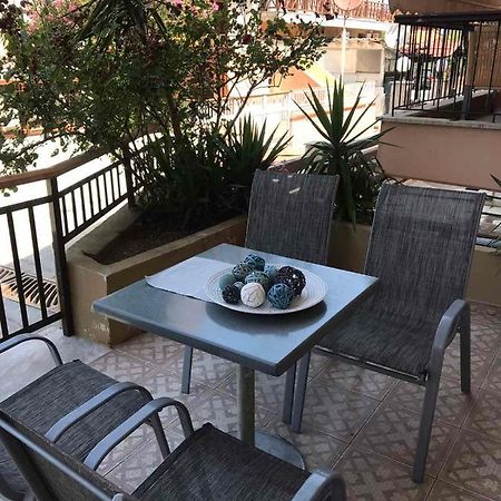Kostas-Apartment Иерисос Екстериор снимка