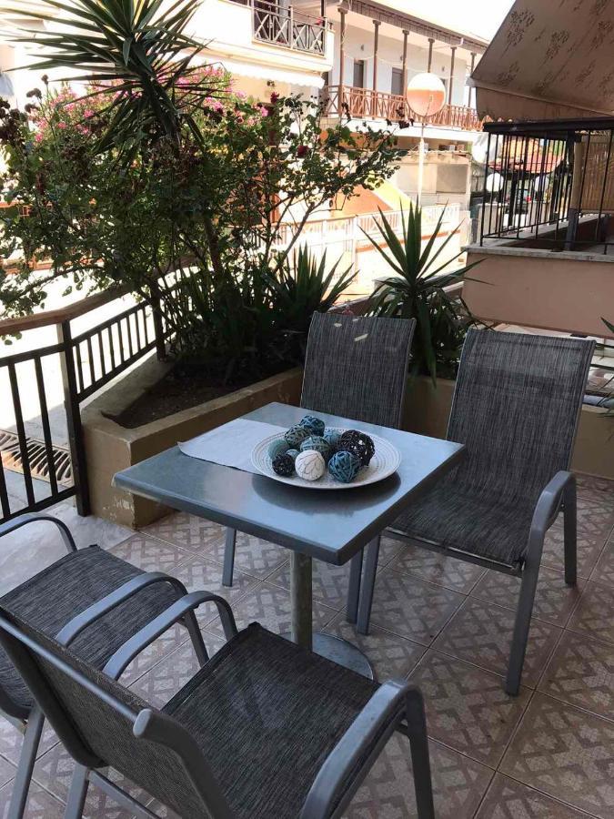 Kostas-Apartment Иерисос Екстериор снимка